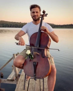 Михаил Иванов